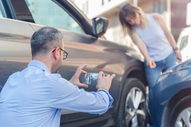 Professional Car Insurance Near Me technician working in Lincolnshire, IL